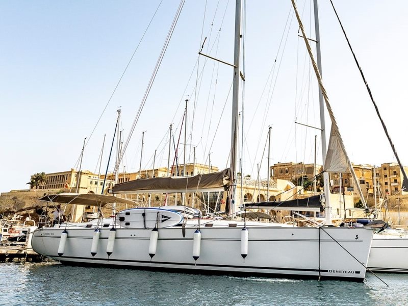 yacht rent malta